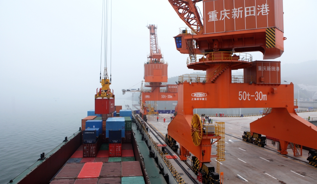 2020年12月3日，，万州新田港一期作业区正式开港运营